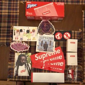 Supreme pack with Supreme baggies & stickers